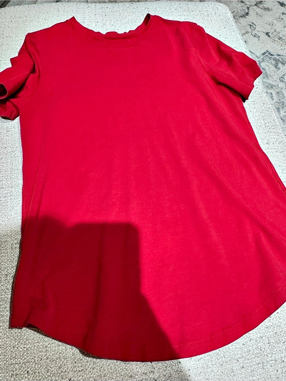 lululemon Love Crew Short Sleeve T-Shirt Short Sleeve Tee in Red size 4